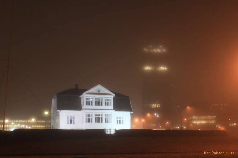Foggy night by Höfði